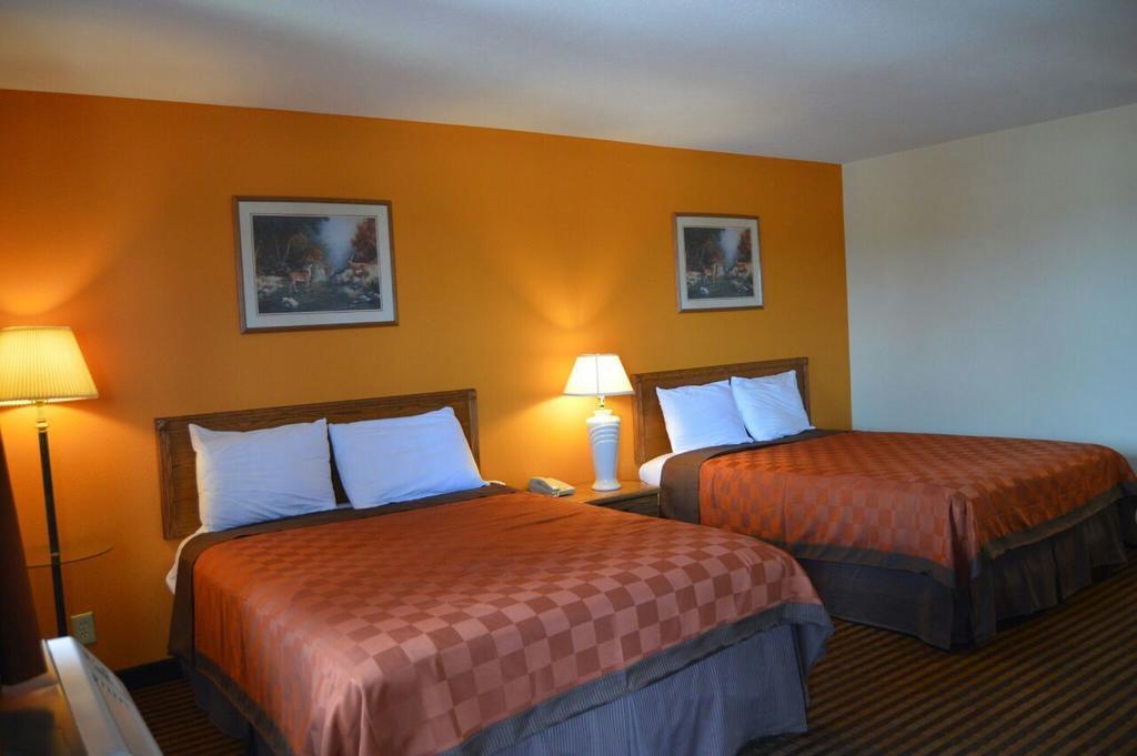 Scottish Inn & Suites - Eau Claire Room photo